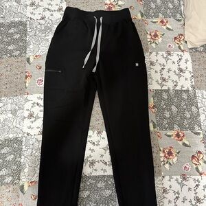 FIGS black scrub pants